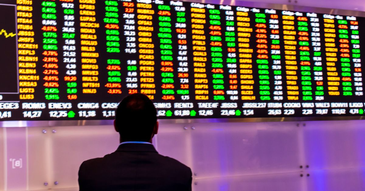 Ibovespa avança em dia de disparada do petróleo e WEG forte