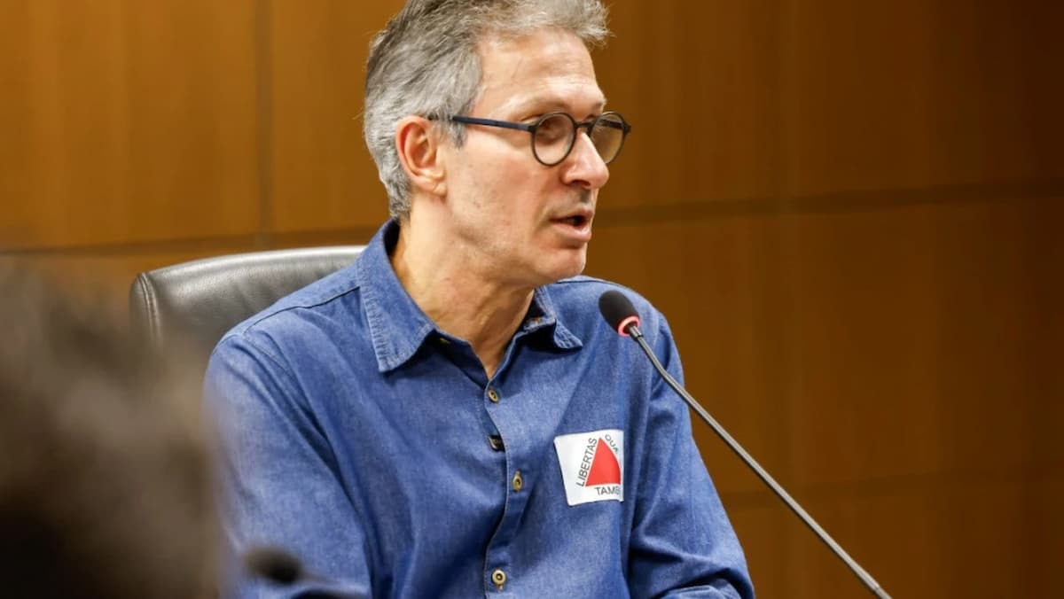 Zema critica Eduardo Bolsonaro: ‘Interesse pessoal não pode estar acima do interesse do país’